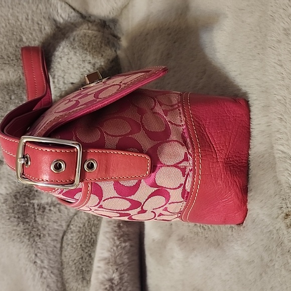Coach Pink Signature Canvas Shoulder Bag with Turn-Lock 2009 - Picture 7 of 9